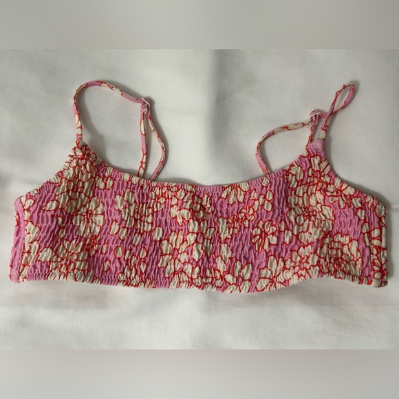 Pretty triangl bikini top 💞❤️ - Picture 1 of 2